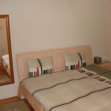 Jani Apartment Prishtine Bagian luar foto