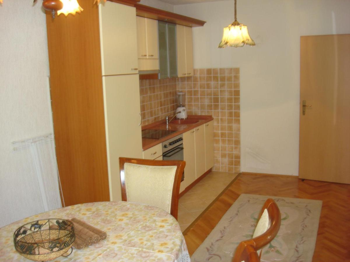 Jani Apartment Prishtine Bagian luar foto